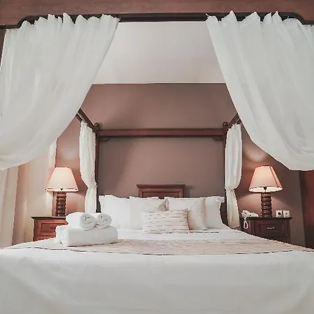 Zeus Village (adults Only) ホテル